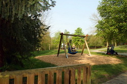 Abenteuerspielplatz Nestschaukel