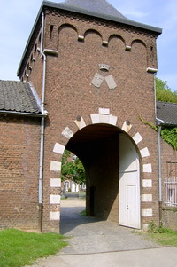 Schloss Ottenfeld Toreingang