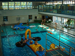 Spielnachmittag im Hallenbad Luisenbad hallenbad spielnachmittag klein